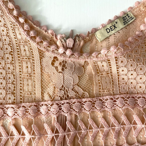 Medium Dex peach pink lace dress - Picture 3 of 5